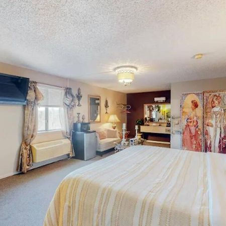 Jacuzzi Suite 206 At Tradewinds Eureka Springs Extérieur photo