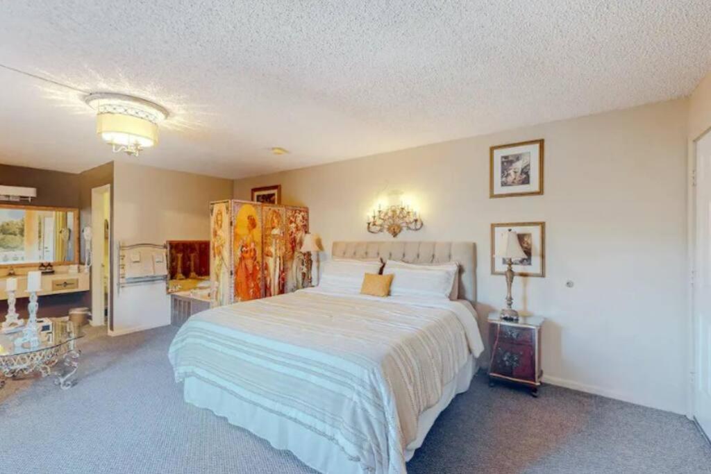 Jacuzzi Suite 206 At Tradewinds Eureka Springs Extérieur photo